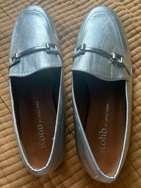 Rohb by Joyce Azria Metallic Silver Loafers, size 8